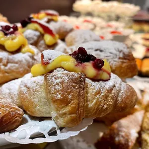 https://pensione-mercedes.it-lombardy.com