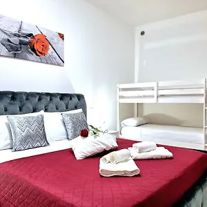 https://black-white.in-sardinia.net