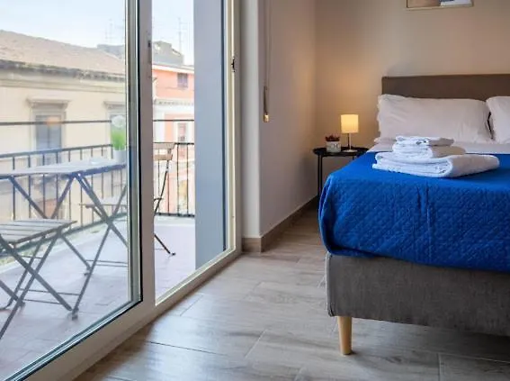 לינה וארוחת בוקר My Home Catania Rooms
